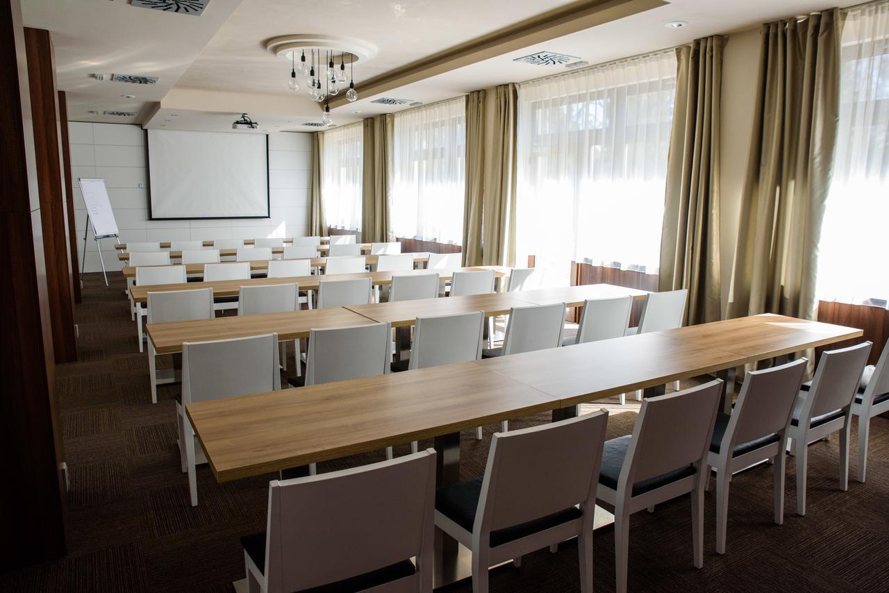 Hotel Rezident Turcianske Teplice Exterior photo